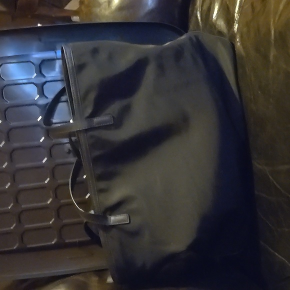 Michael Kors nylon tote bag in black with gold tone hardware - Picture 4 of 7